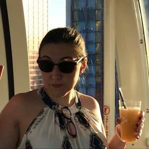 Meet your Posher, Pamela